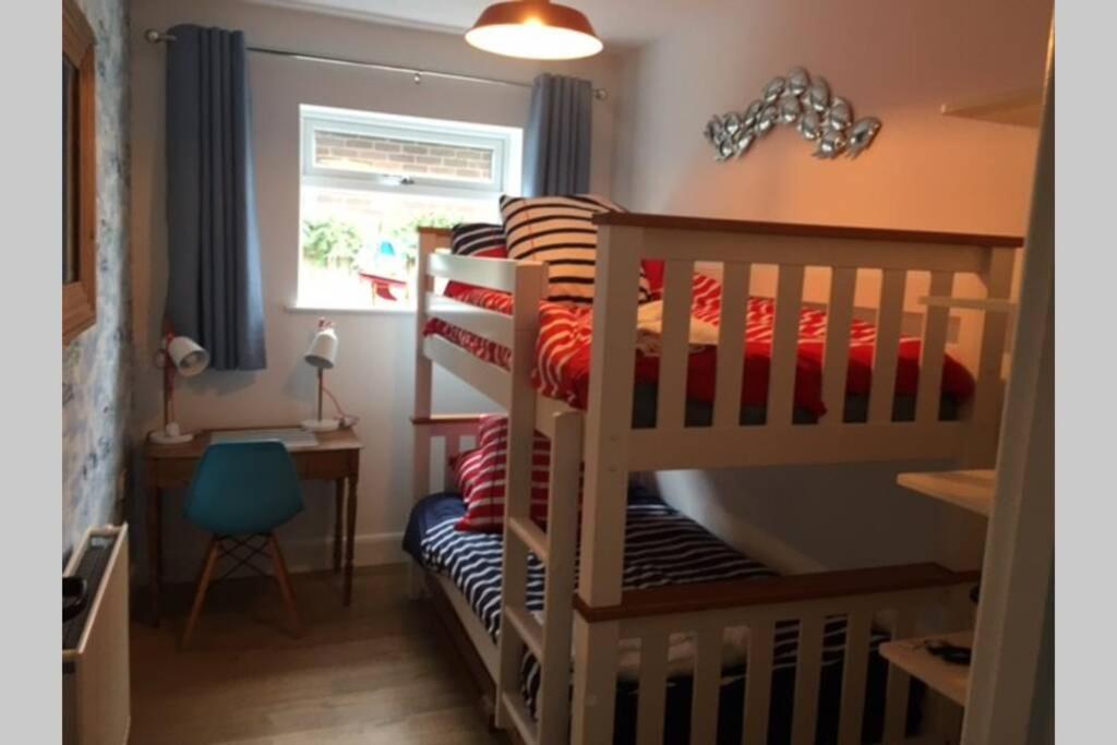 Апартаменты Stylish Holiday Let In Central Бродстейрс Экстерьер фото